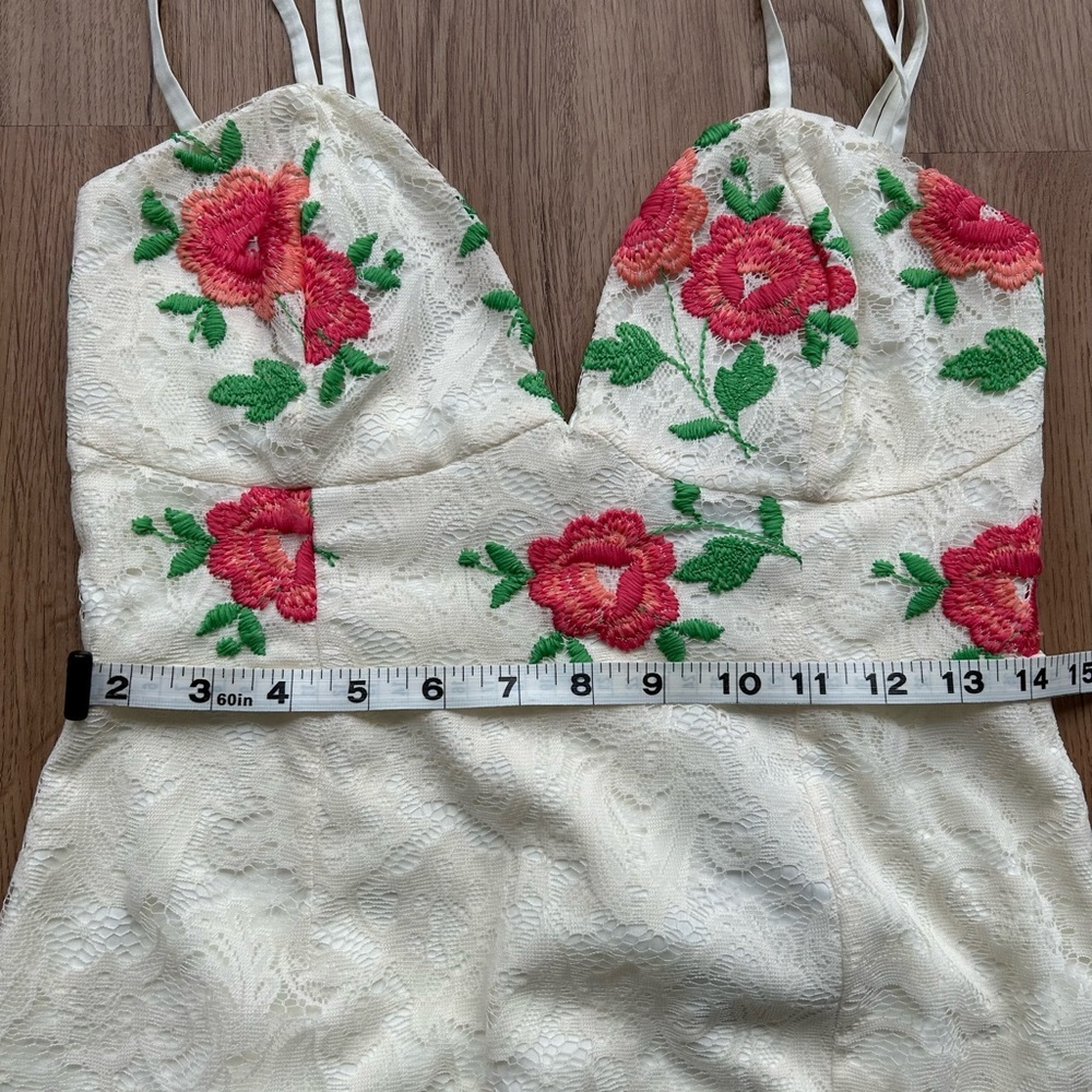 X by NBD White Floral Midi Slip Dress NWT Rose Print Lace Slit Size XS - Picture 8 of 9